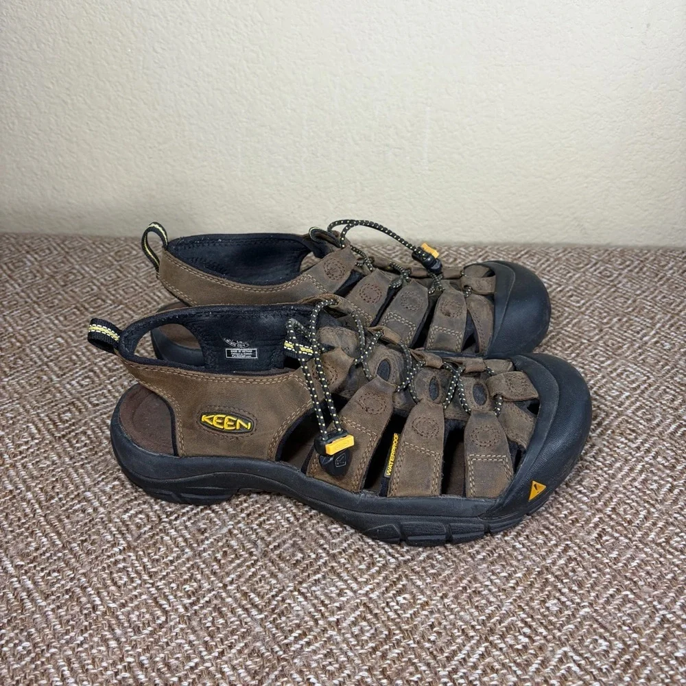 Keen Newport Sandals Mens Brown Hiking Close Toe Leather 11” Long No Sz Gorpcore